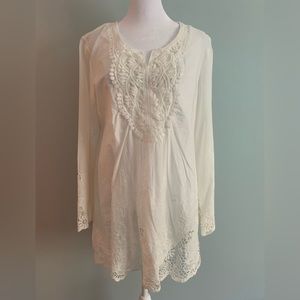 Peplum blouse w/appliqué NWOT